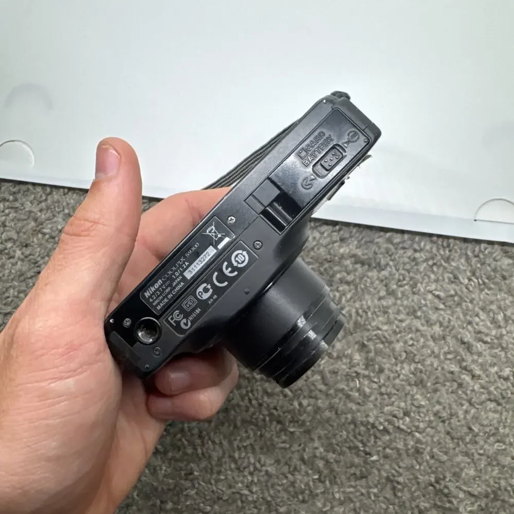 Nikon COOLPIX S9300 16MP 18x Zoom Black Camera Tested Working Read